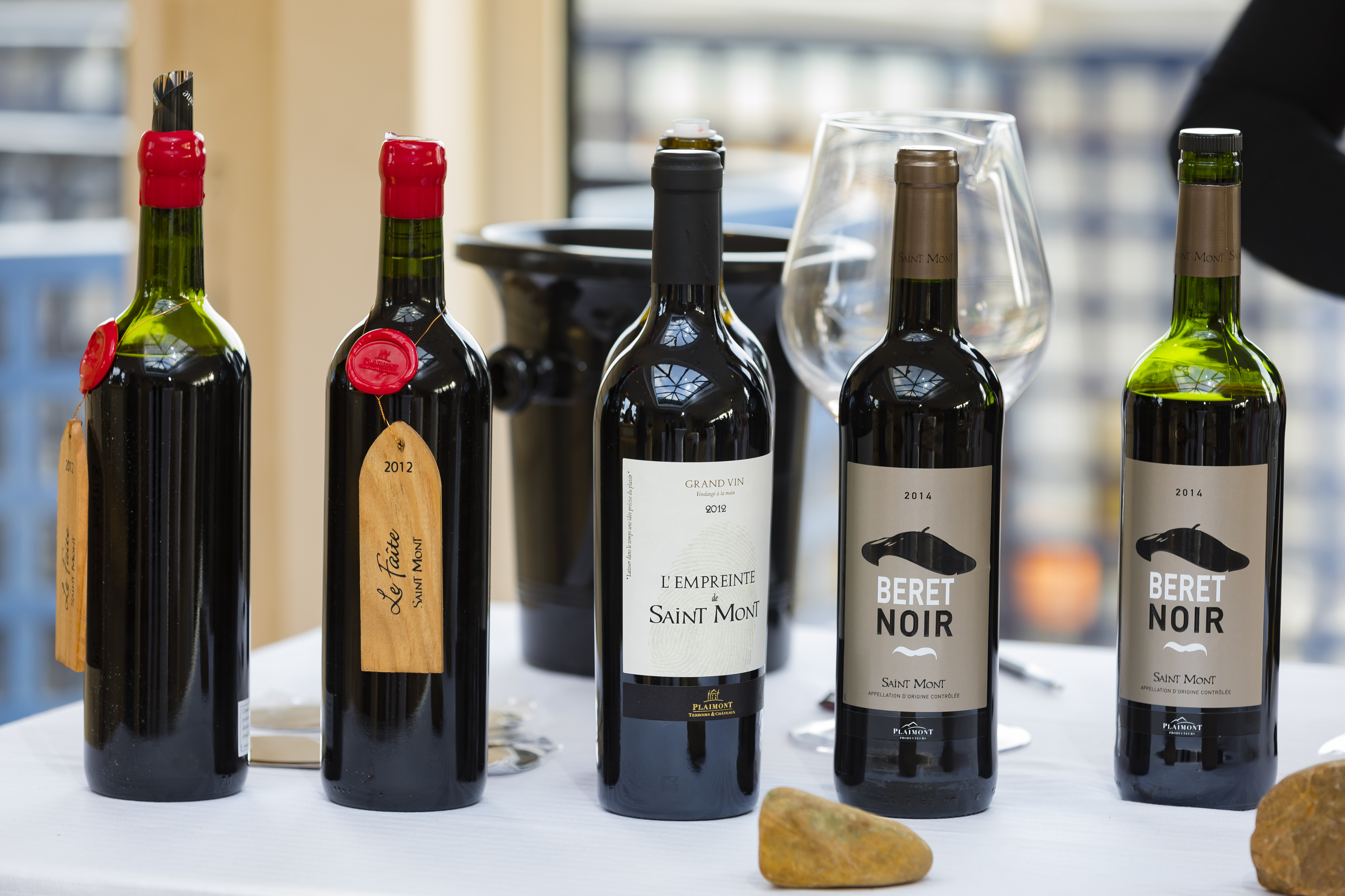 L'étiquette, un critère de choix pour votre bouteille de vin - Saint Mont