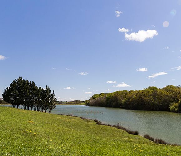 Base de loisirs, baignade au lac de Lupiac dans le Gers (32)