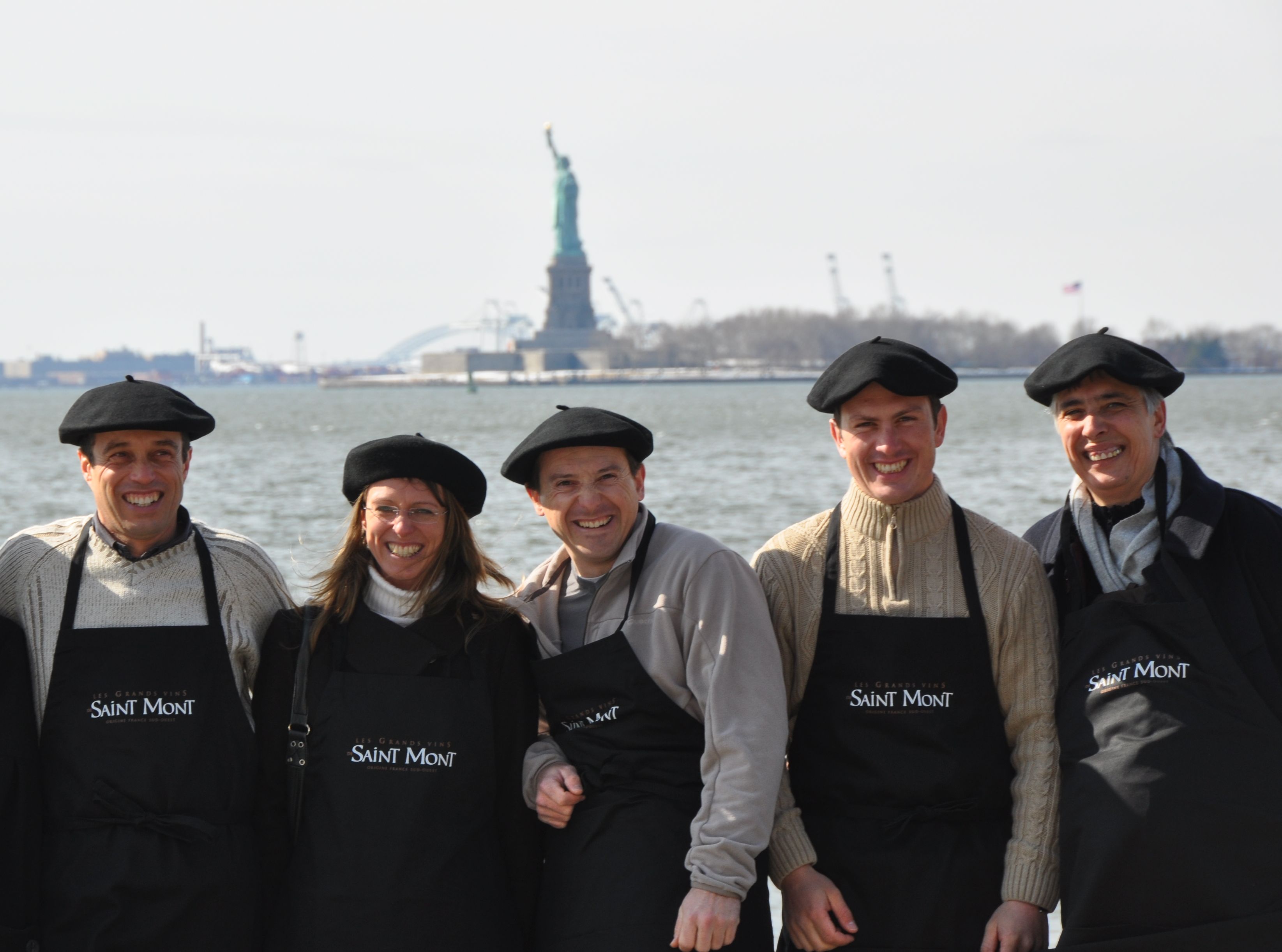 vignerons à NY statue de la liberté Vignerons de Saint Mont à New York